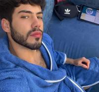 670410693: Chico busca chica en Valencia