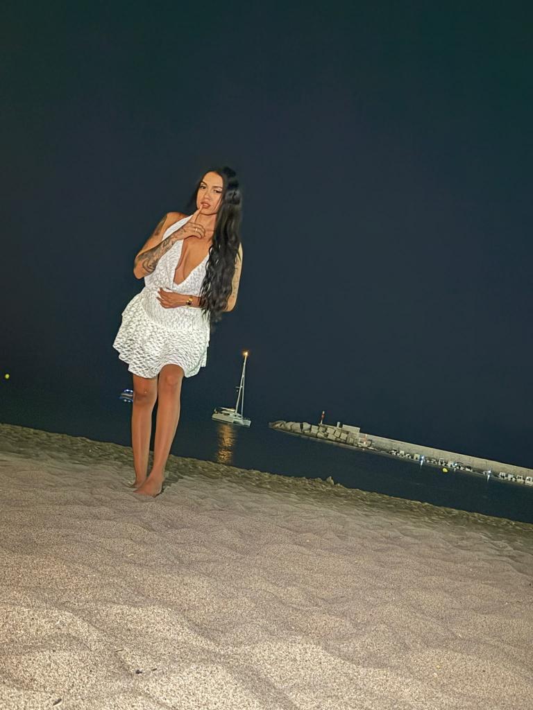 632948091: Chica busca chico en Málaga