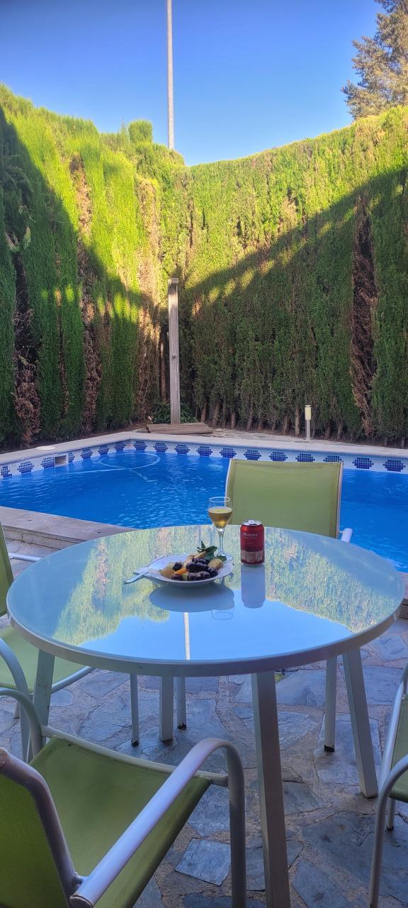 Chica busca chico en Granada: Chica busca chico