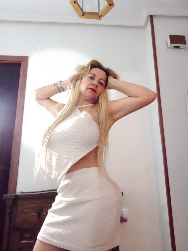 613849470: Chica busca chico en Valencia