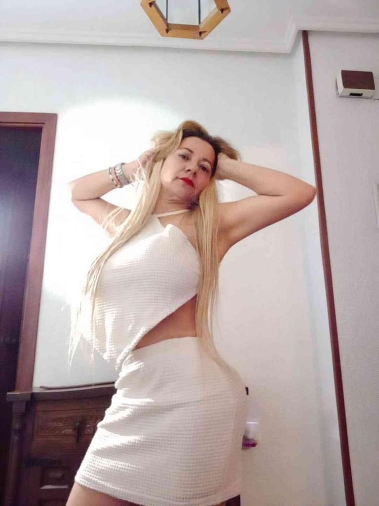613849470: Chica busca chico en Valencia