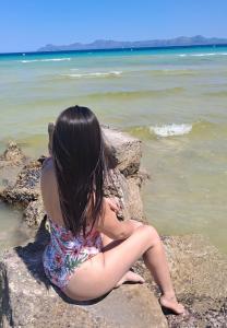 692077291: Chica busca chico en Mallorca