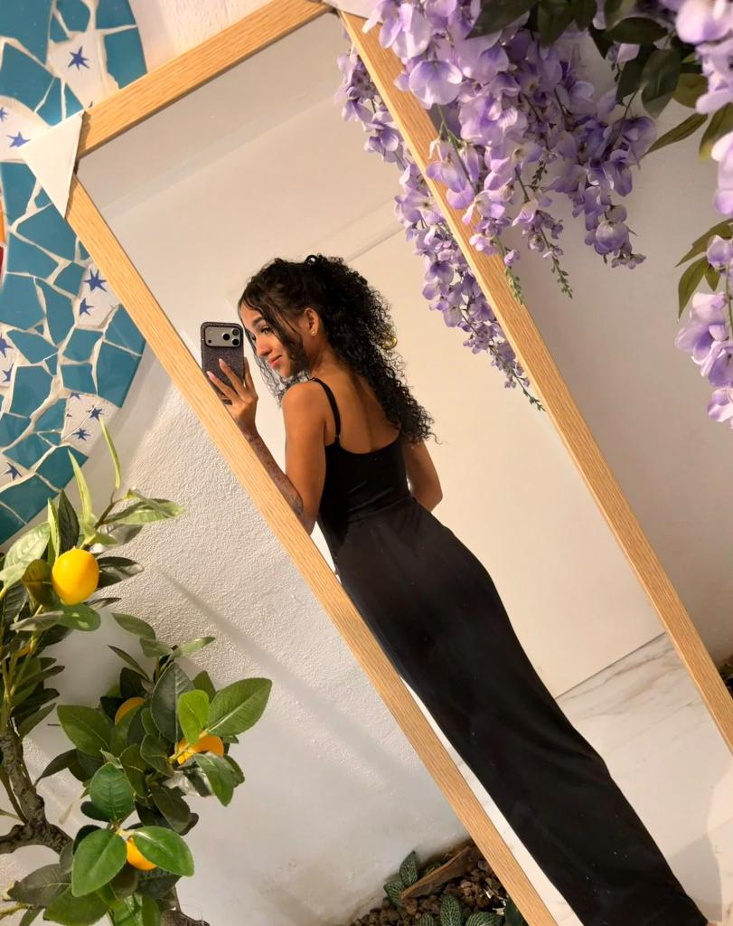 Chica busca chico en Alicante: Chica busca chico