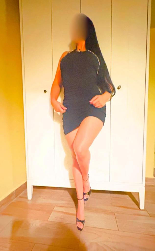645823530: Chica busca chico en Ibiza