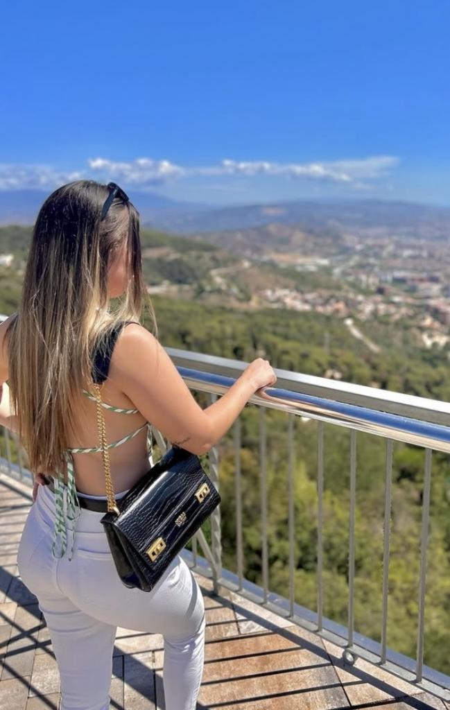 743099709: Chica busca chico en Ibiza