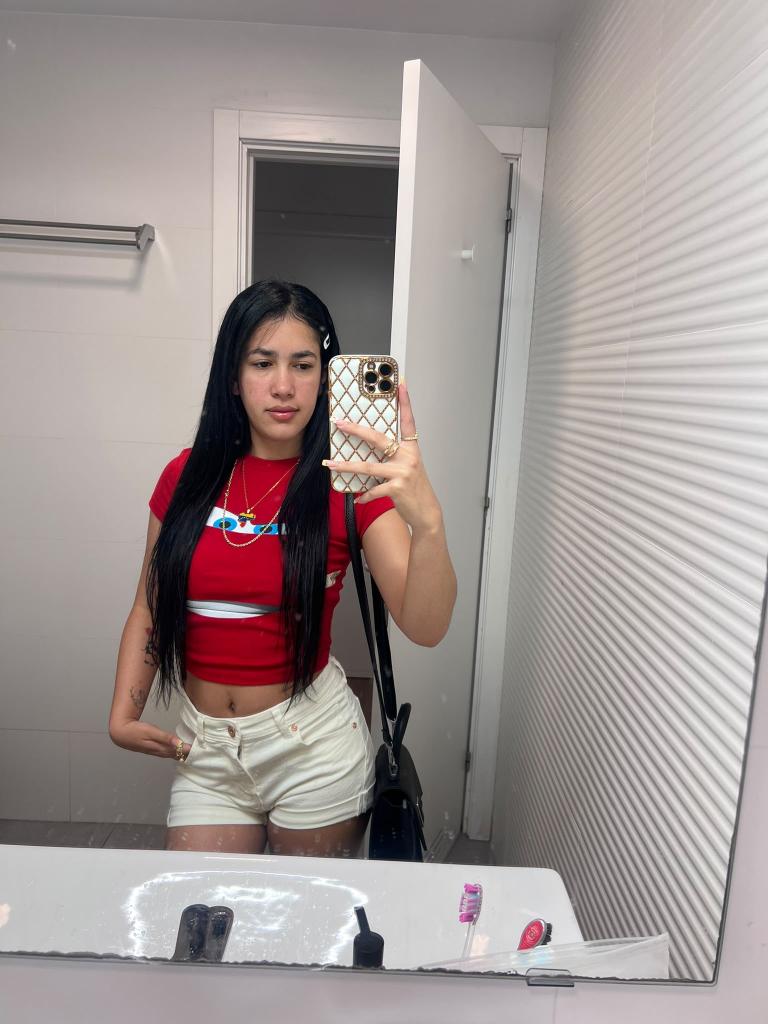 607021704: Chica busca chico en Tarragona