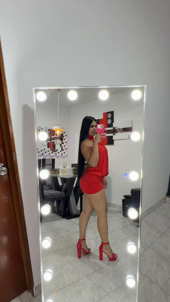 671785363: Chica busca chico en Málaga
