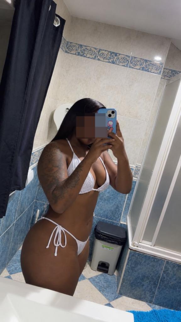 Chica busca chico en Ibiza: 