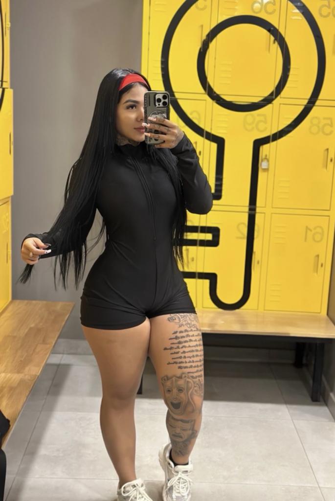 674072881: Chica busca chico en Gerona