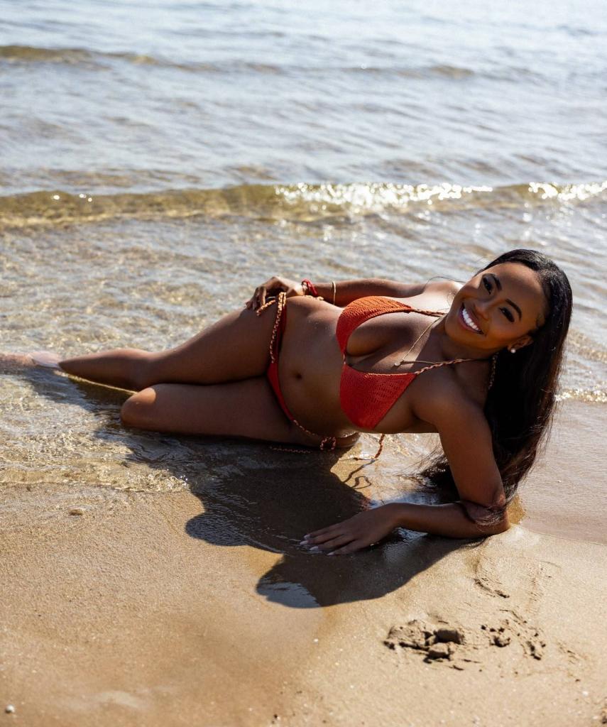 678366745: Chica busca chico en Valencia