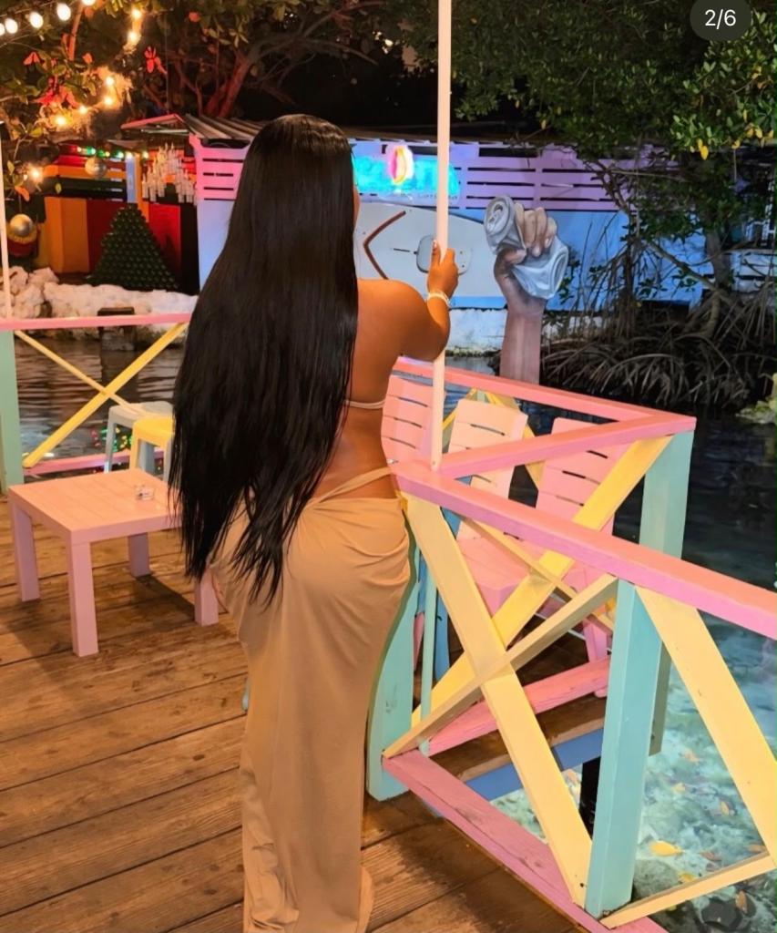 658271254: Chica busca chico en Barcelona