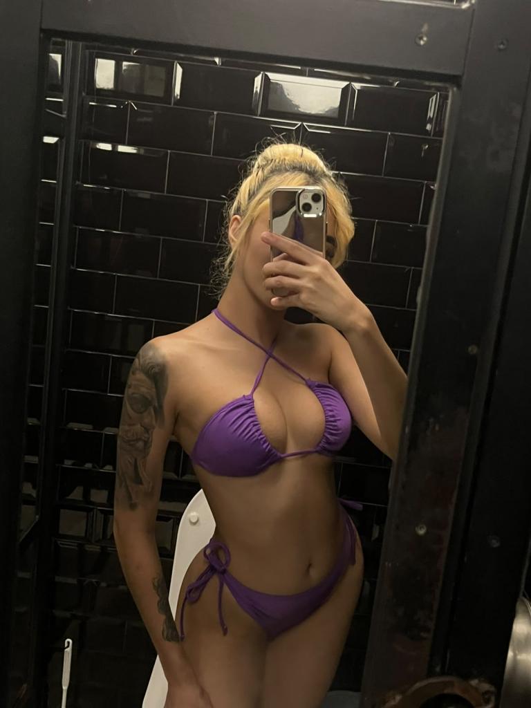 Chica busca chico en Alicante: Chica busca chico