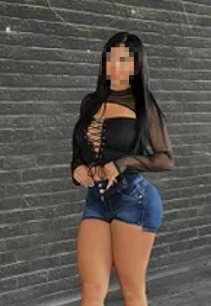 Chica busca chico en Almería: 