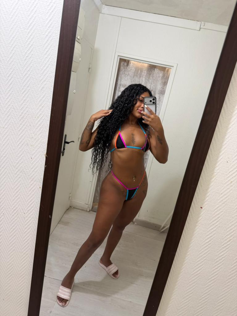 745061504: Chica busca chico en Cantabria