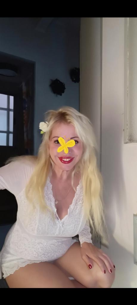 Chica busca chico en Alicante: Chica busca chico