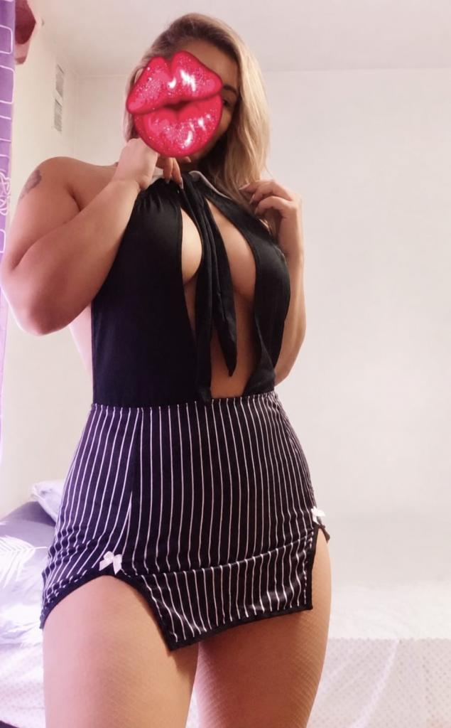 642446171: Chica busca chico en La Coruña