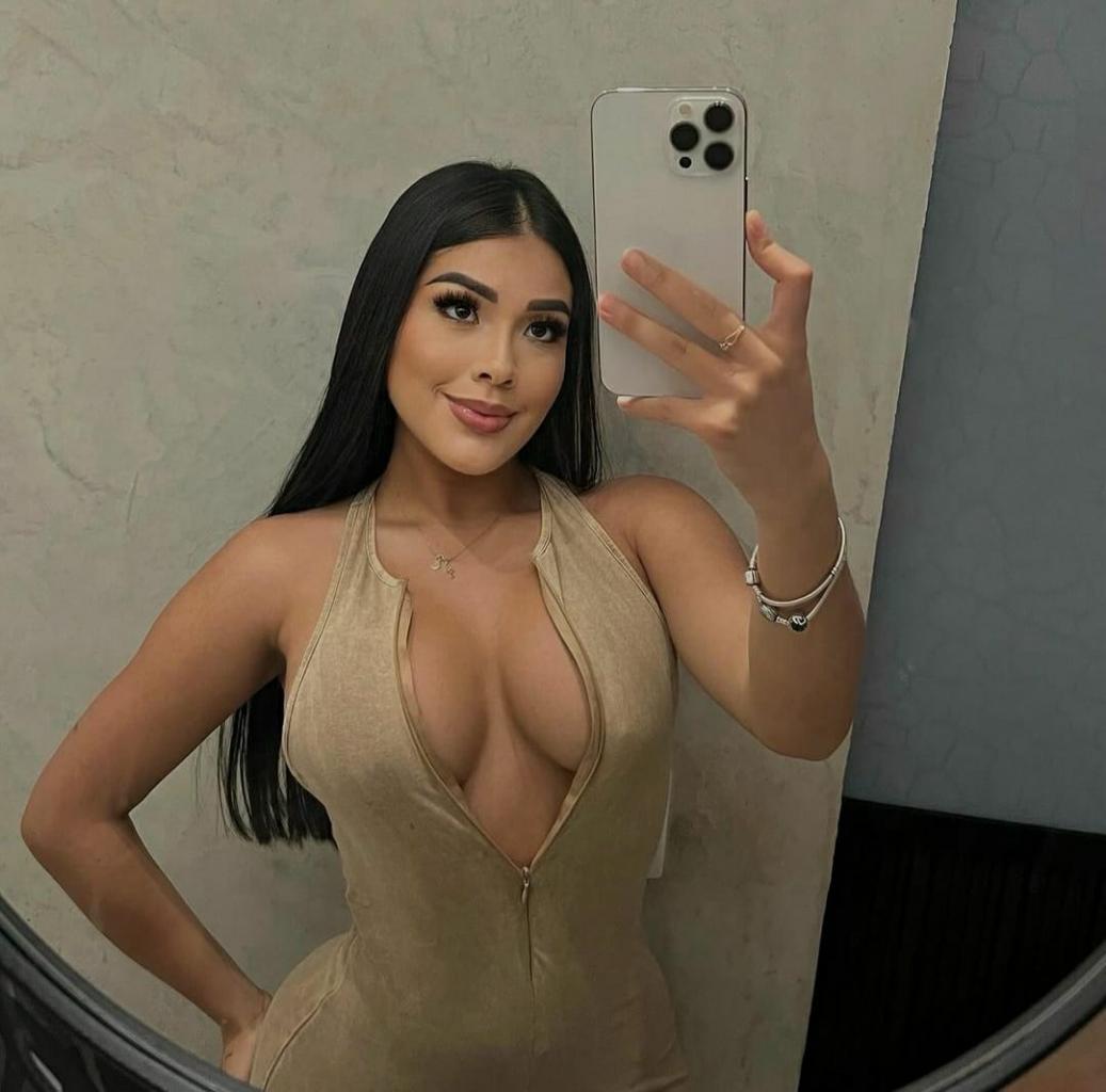 660685737: Chica busca chico en Cádiz