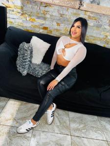678449414: Chica busca chico en Madrid