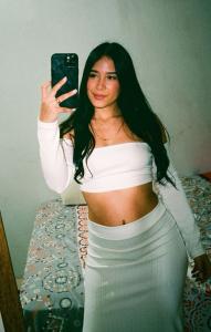 647297745: Chica busca chico en Valencia
