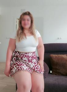 689953876: Chica busca chico en Barcelona