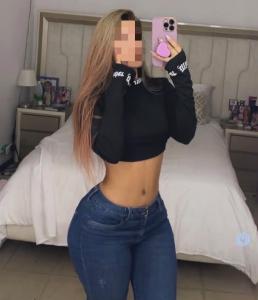 631780066: Chica busca chico en Barcelona