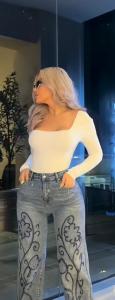 631170300: Chica busca chico en Barcelona