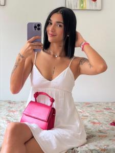 667940200: Chica busca chico en Barcelona