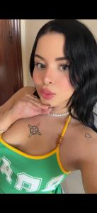 745002935: Chica busca chico en Sevilla
