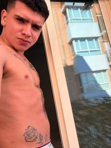 603903862: Chico busca chica en Valencia
