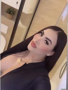 667717303: Chica busca chico en Gerona