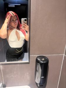 624963590: Chica busca chico en Madrid