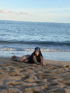 674072881: Chica busca chico en Gerona