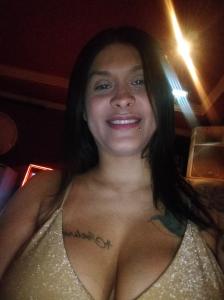 693215267: Chica busca chico en León