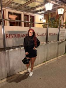 631028097: Chica busca chico en Madrid