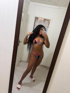 745061504: Chica busca chico en Cantabria