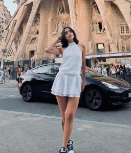 667940200: Chica busca chico en Barcelona
