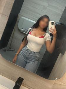 677439092: Chica busca chico en Madrid