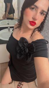 631375143: Chica busca chico en Gerona