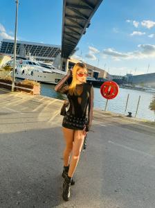 613577356: Chica busca chico en Barcelona