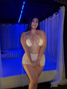 624325761: Chica busca chico en Barcelona