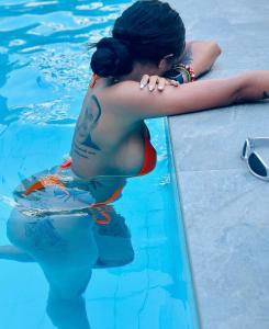 624909085: Chica busca chico en Sevilla