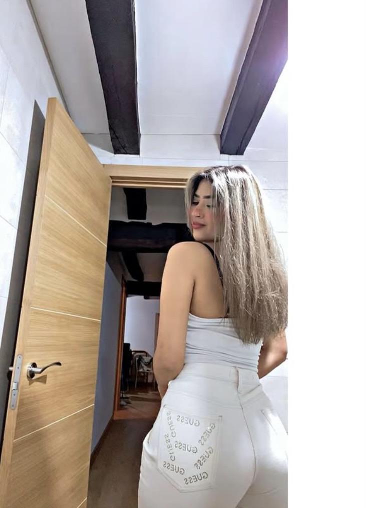 Chica busca chico en Ibiza: 