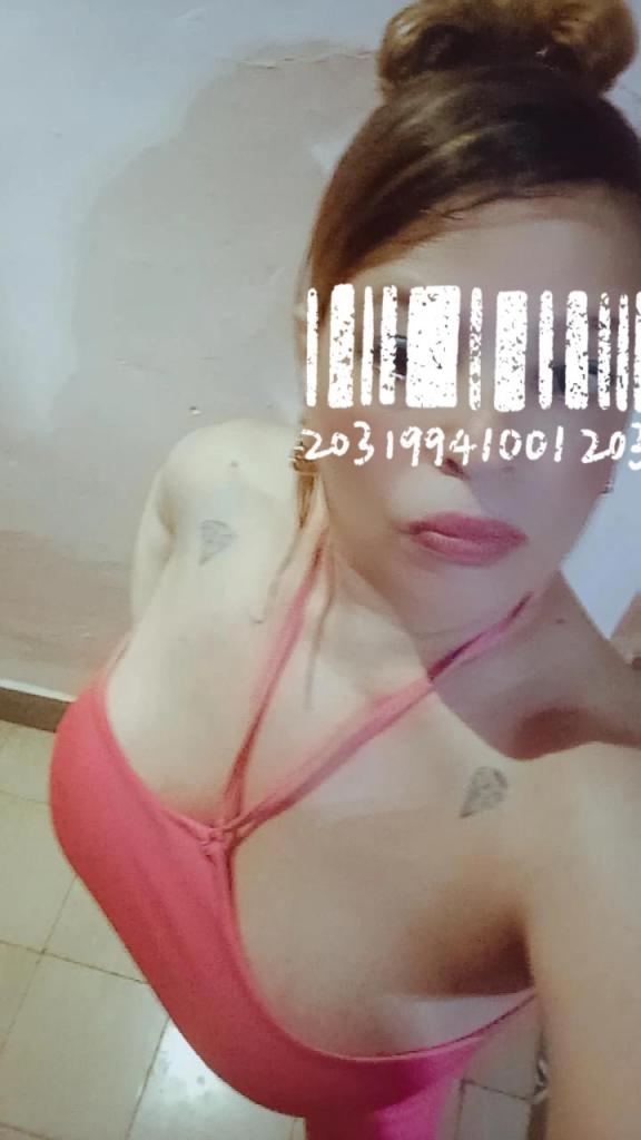 627122640: Chica busca chico en Barcelona