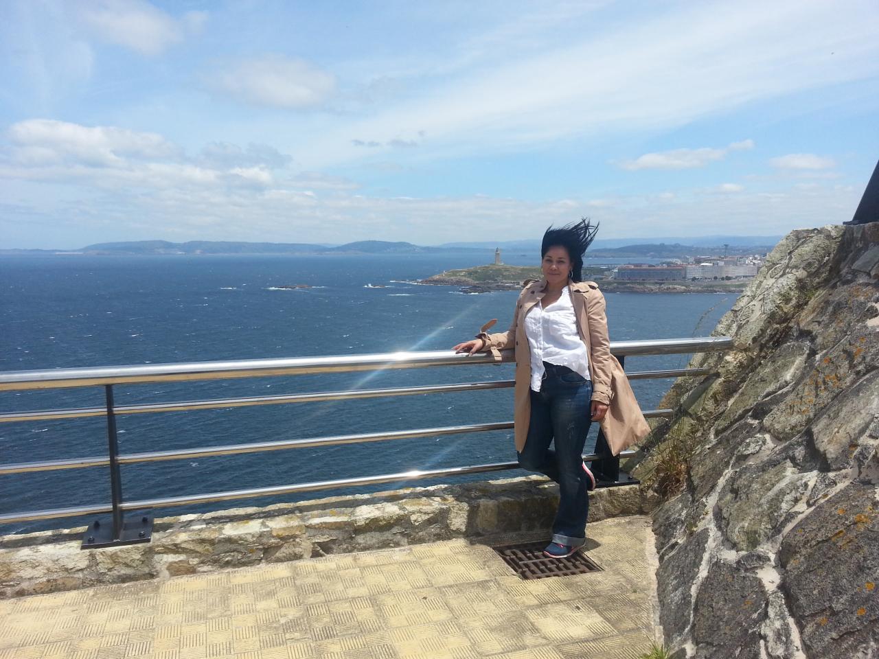 695813704: Chica busca chico en Cantabria