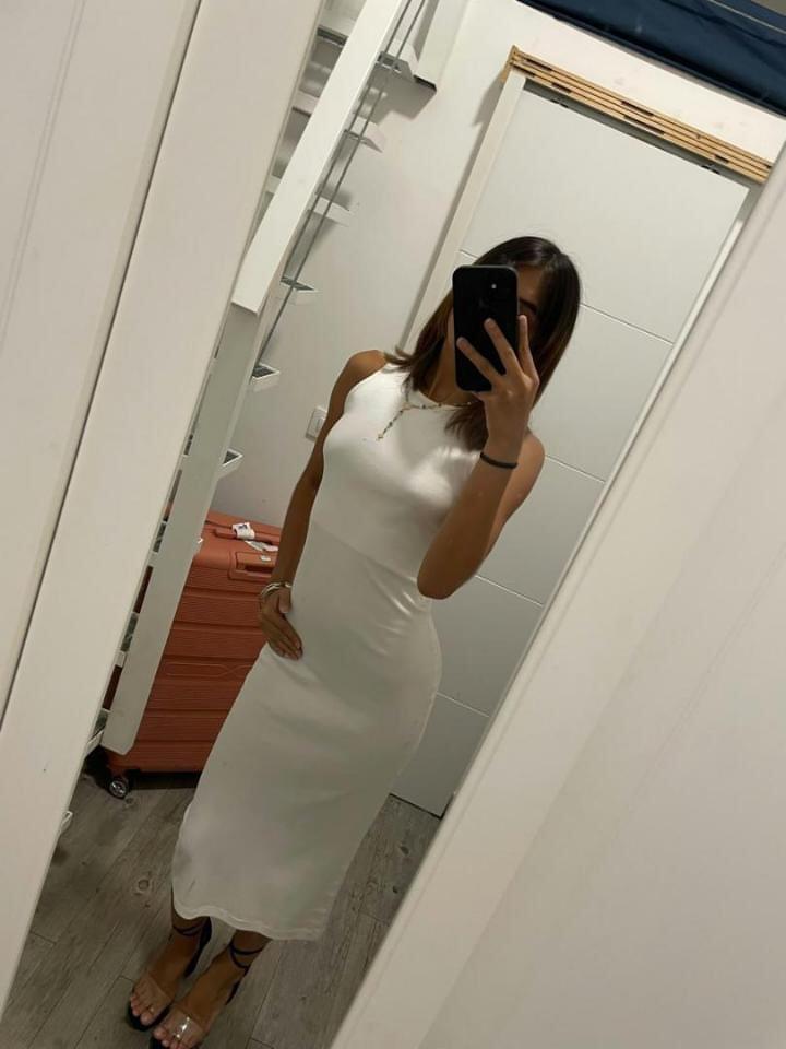 664470600: Chica busca chico en Sevilla
