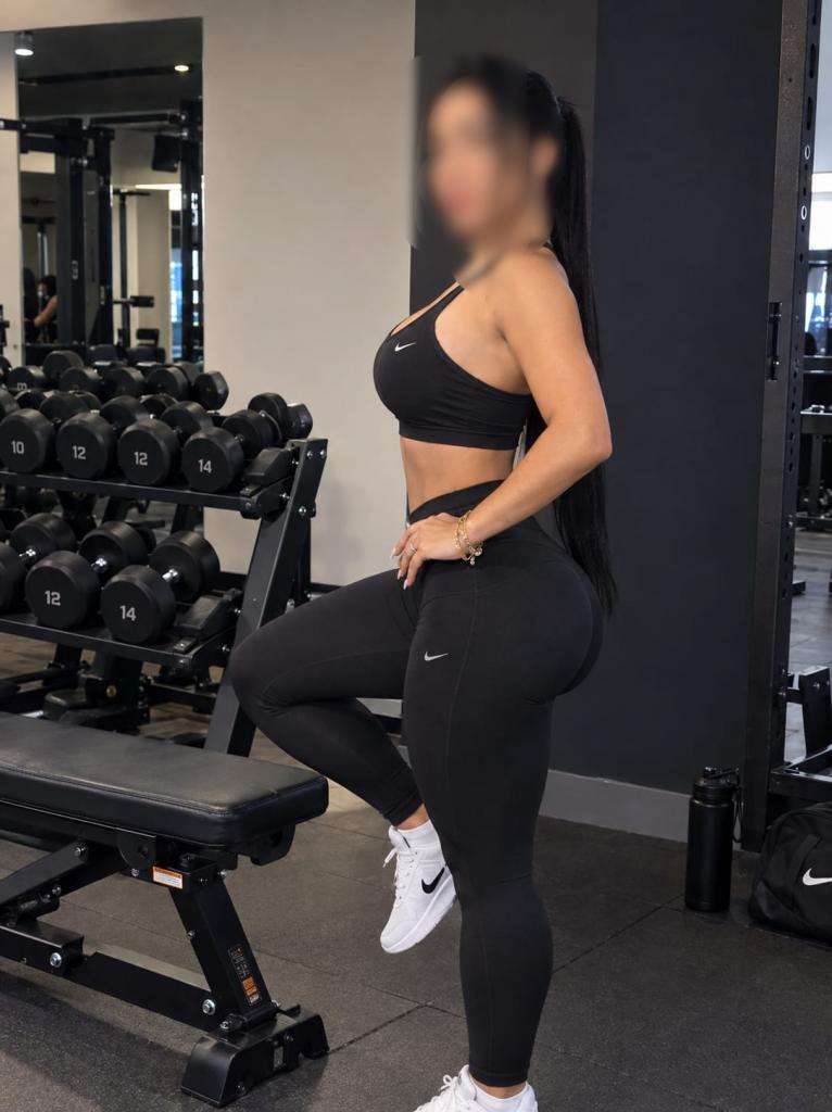 641986077: Chica busca chico en Sevilla