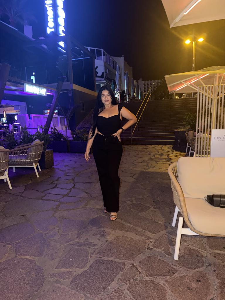 695425467: Chica busca chico en Tenerife