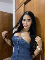 663363455: Chica busca chico en Barcelona