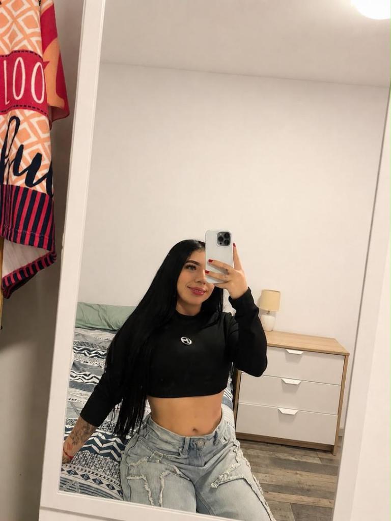 Chica busca chico en Almería: 
