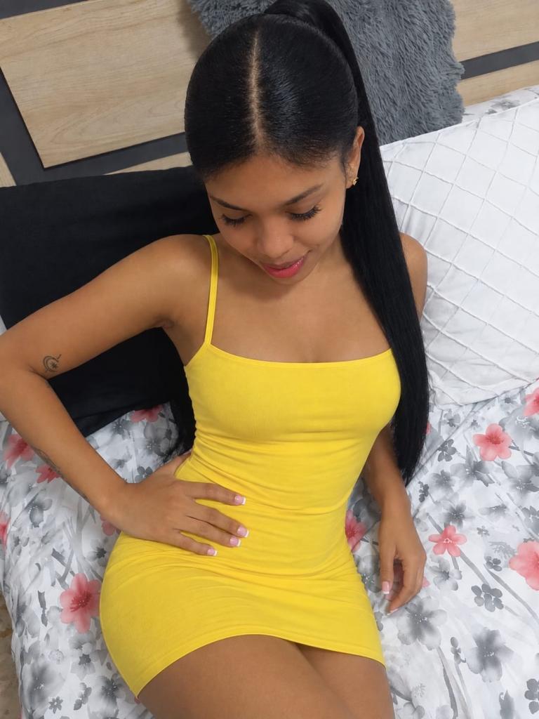 664411980: Chica busca chico en Sevilla